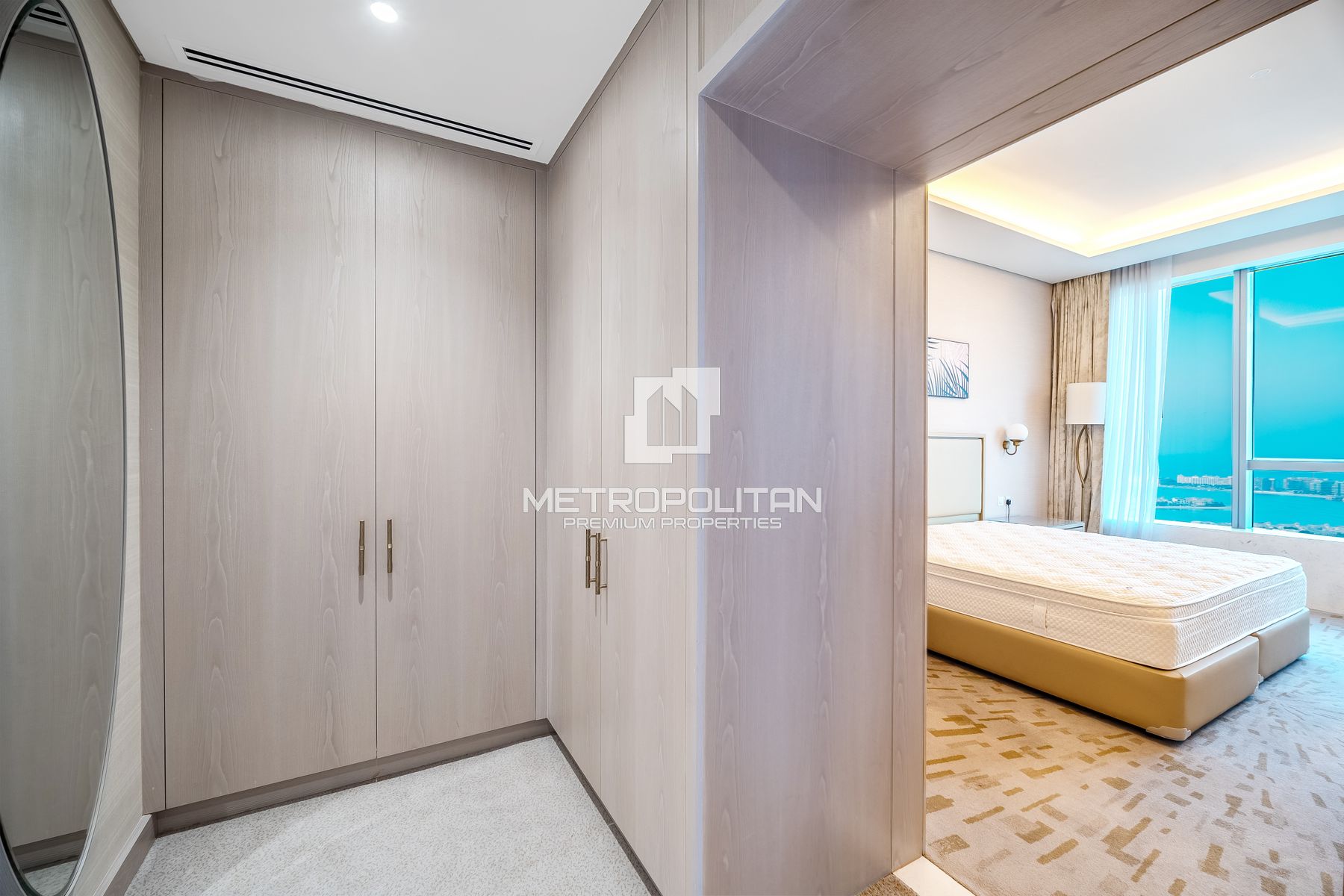 Image - The Palm Tower, Palm Jumeirah, Дубай | Project - Апартаменты