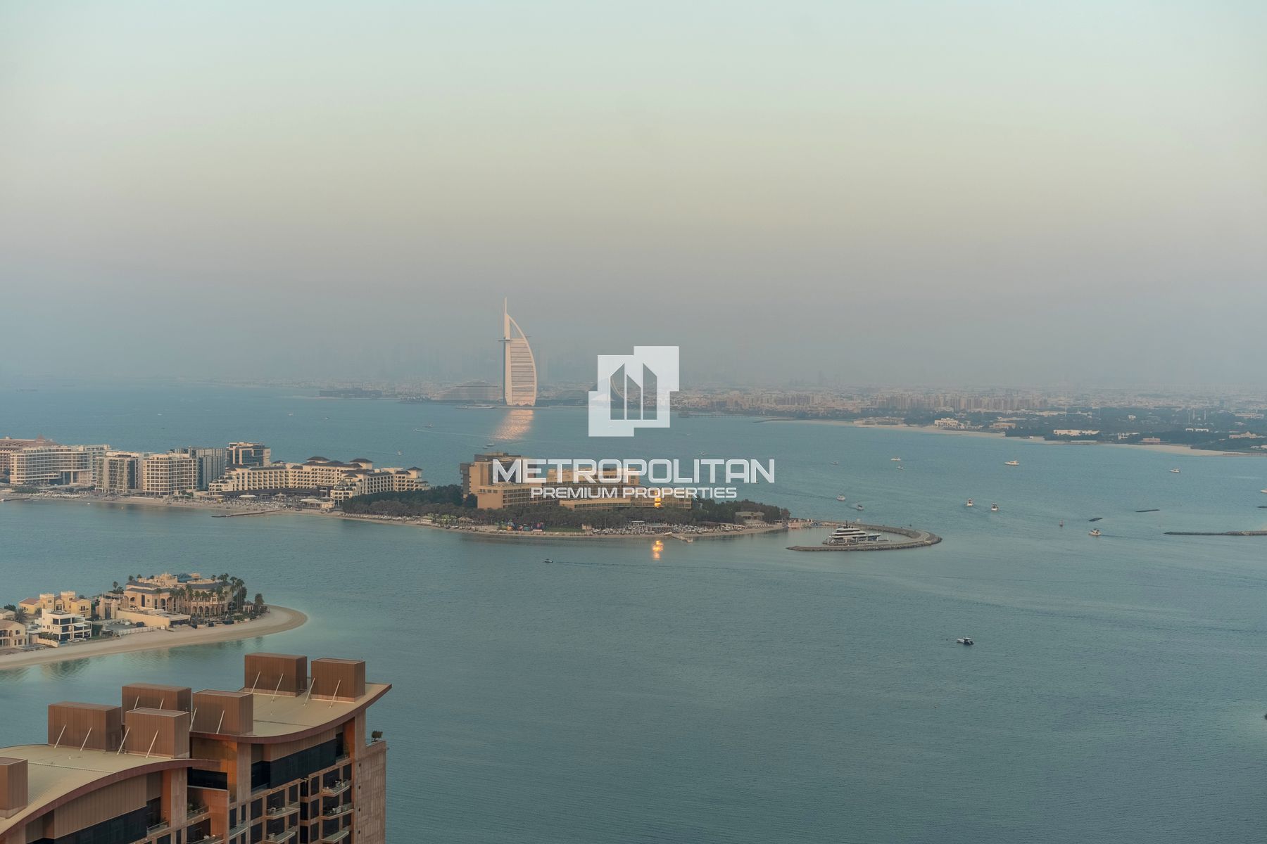 Image - The Palm Tower, Palm Jumeirah, Дубай | Project - Апартаменты