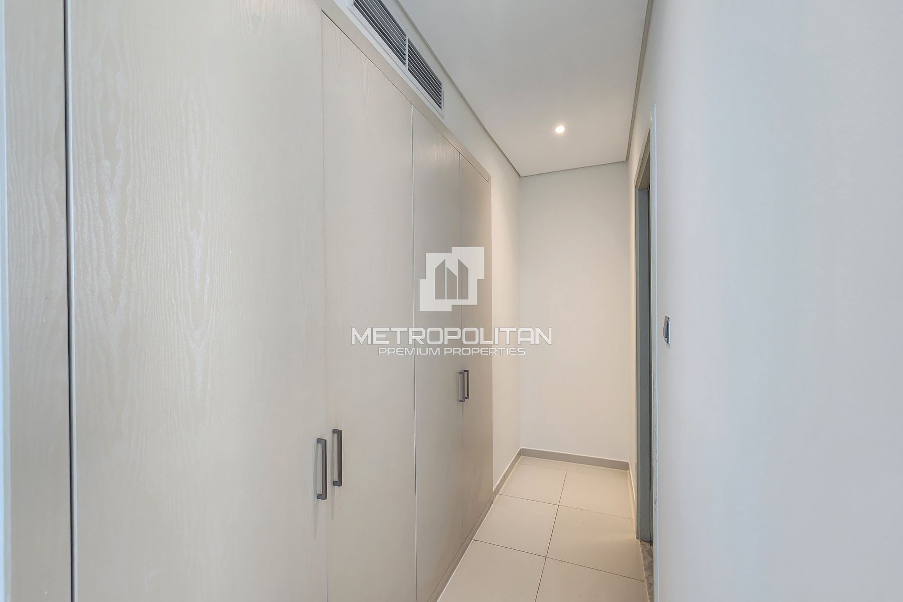 3-комнатная вилла в аренду в DAMAC Hills – MPR-8235 photo-15