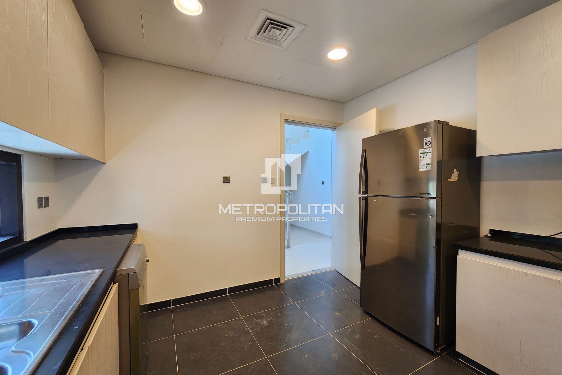 3-комнатная вилла в аренду в DAMAC Hills – MPR-8235 photo-3