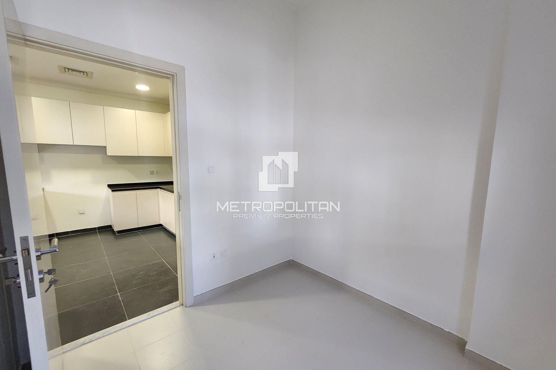 3-комнатная вилла в аренду в DAMAC Hills – MPR-8236 photo-12