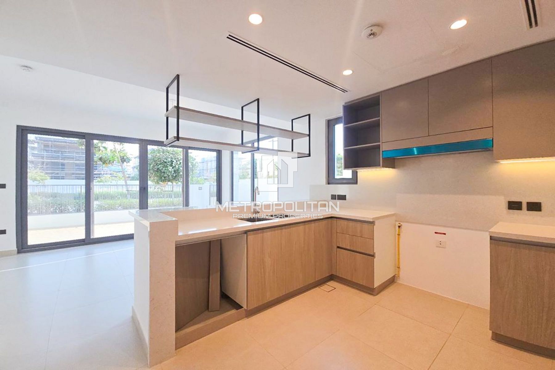 3-комнатная вилла в аренду в Tilal Al Ghaf – MPR-8240 photo-3