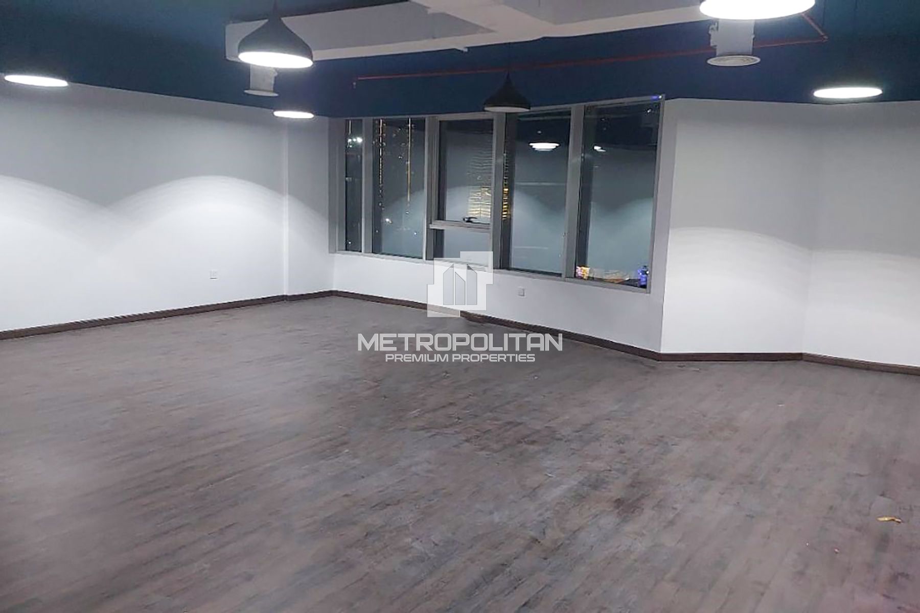 مكتب للإيجار في الخليج التجاري – MPR-8339 photo-0