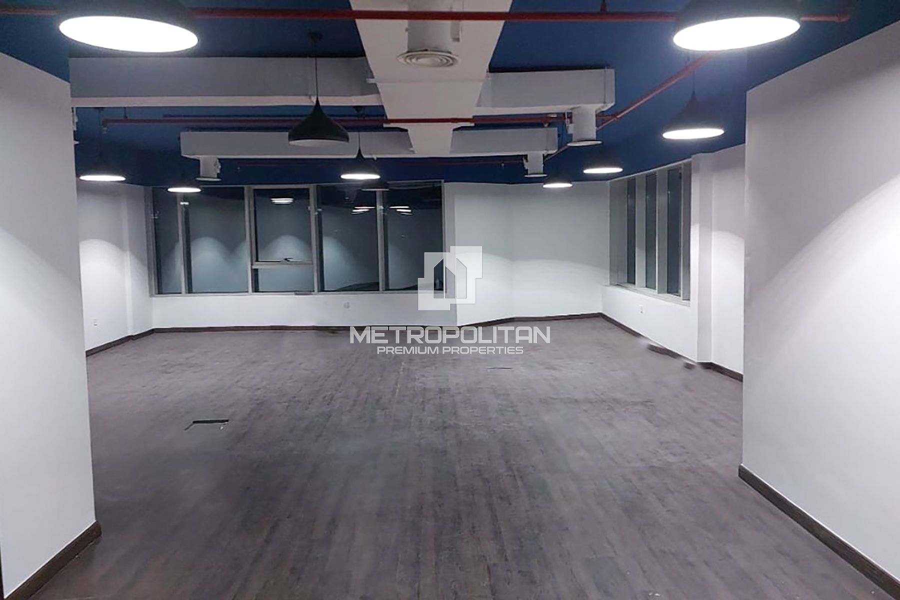 مكتب للإيجار في الخليج التجاري – MPR-8339 photo-1