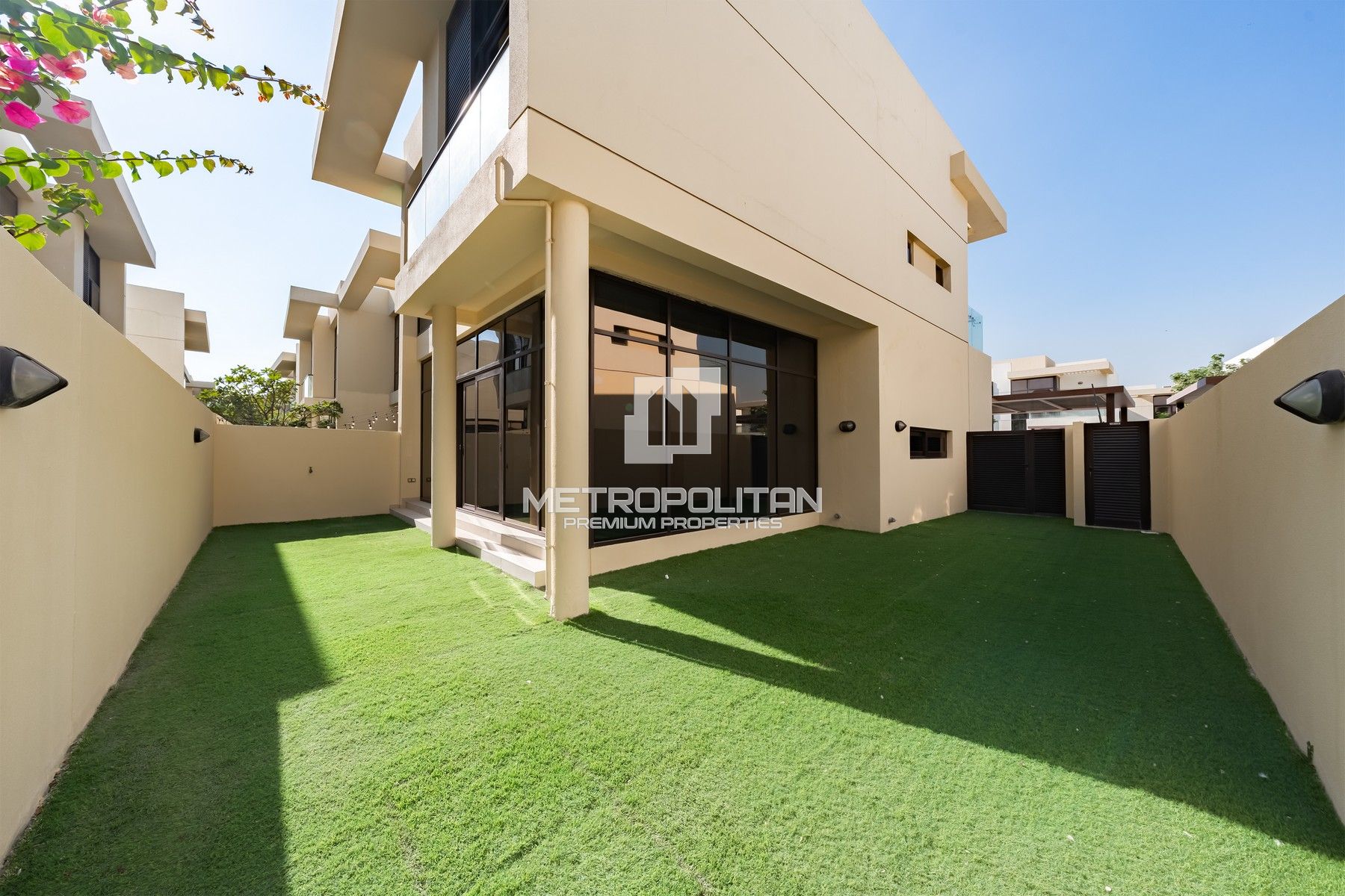 3-комнатная вилла в аренду в DAMAC Hills – MPR-8343 photo-2