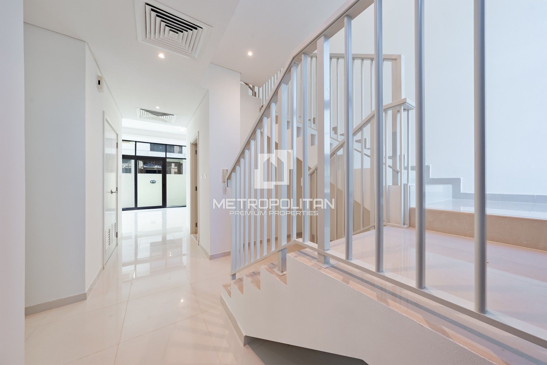 3-комнатная вилла в аренду в DAMAC Hills – MPR-8343 photo-3