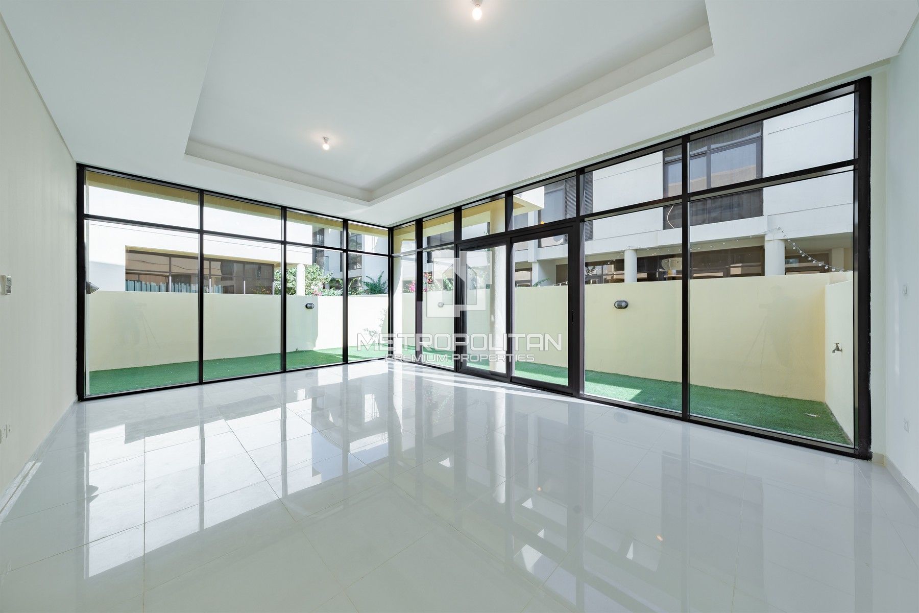 3-комнатная вилла в аренду в DAMAC Hills – MPR-8343 photo-4