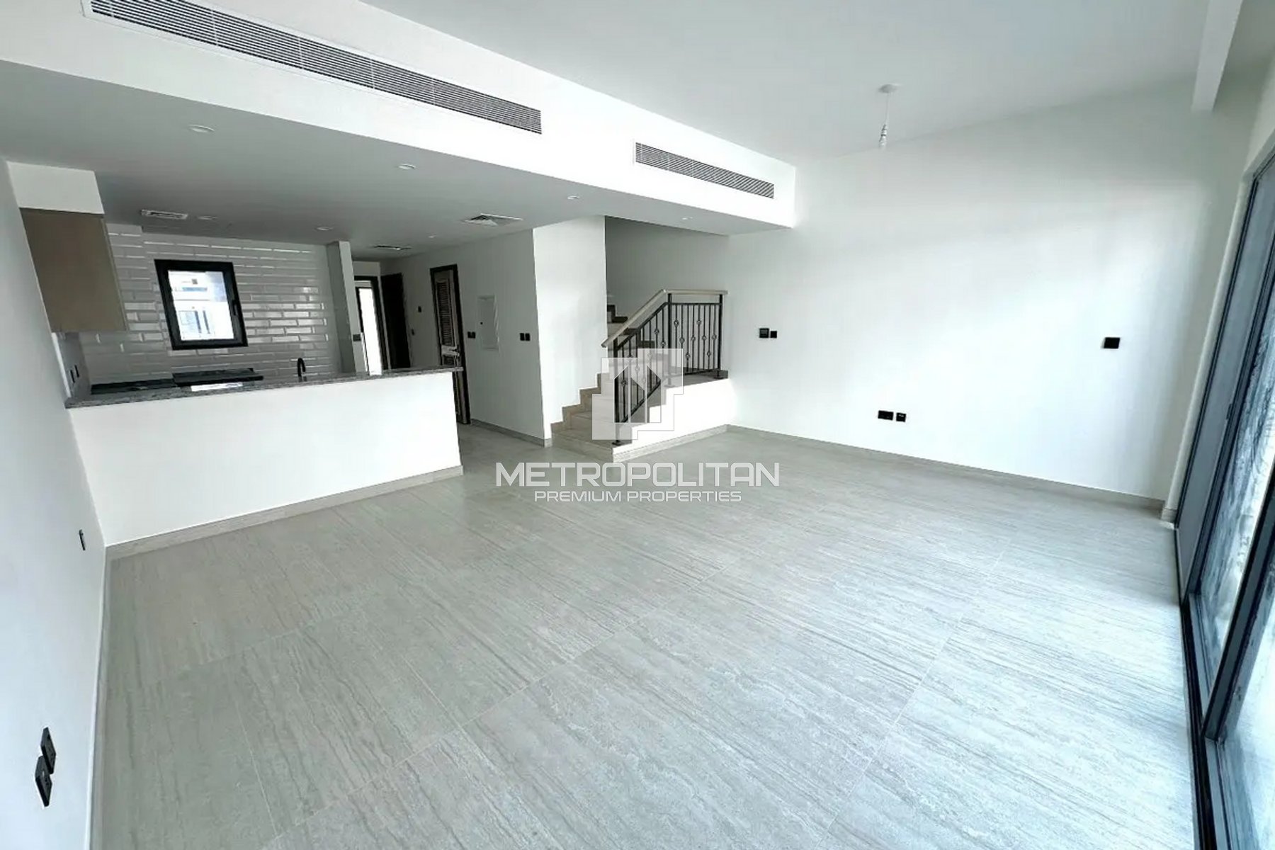 4-комнатная вилла в аренду в Damac Lagoons – MPR-8393 photo-0