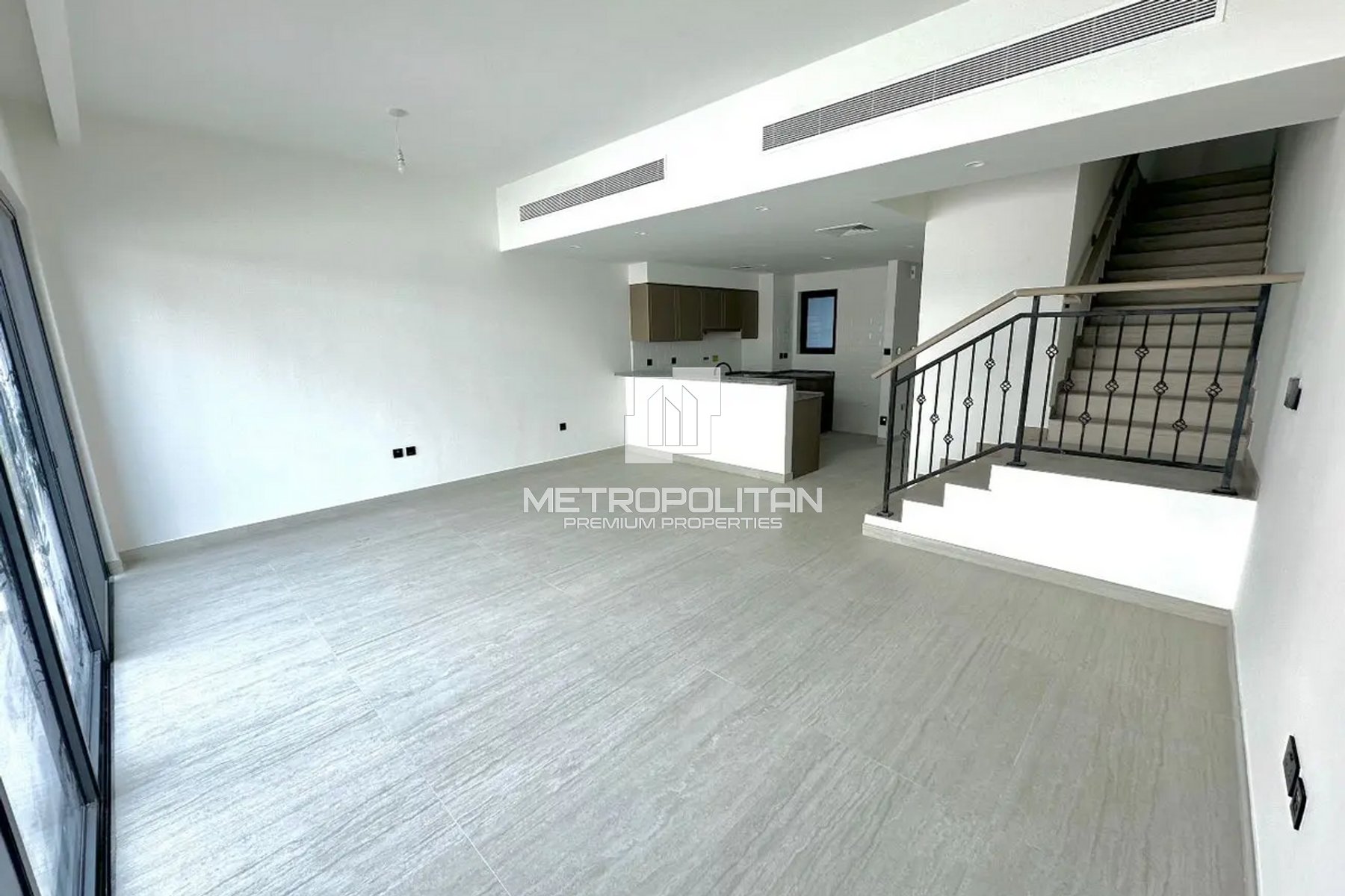 4-комнатная вилла в аренду в Damac Lagoons – MPR-8393 photo-1