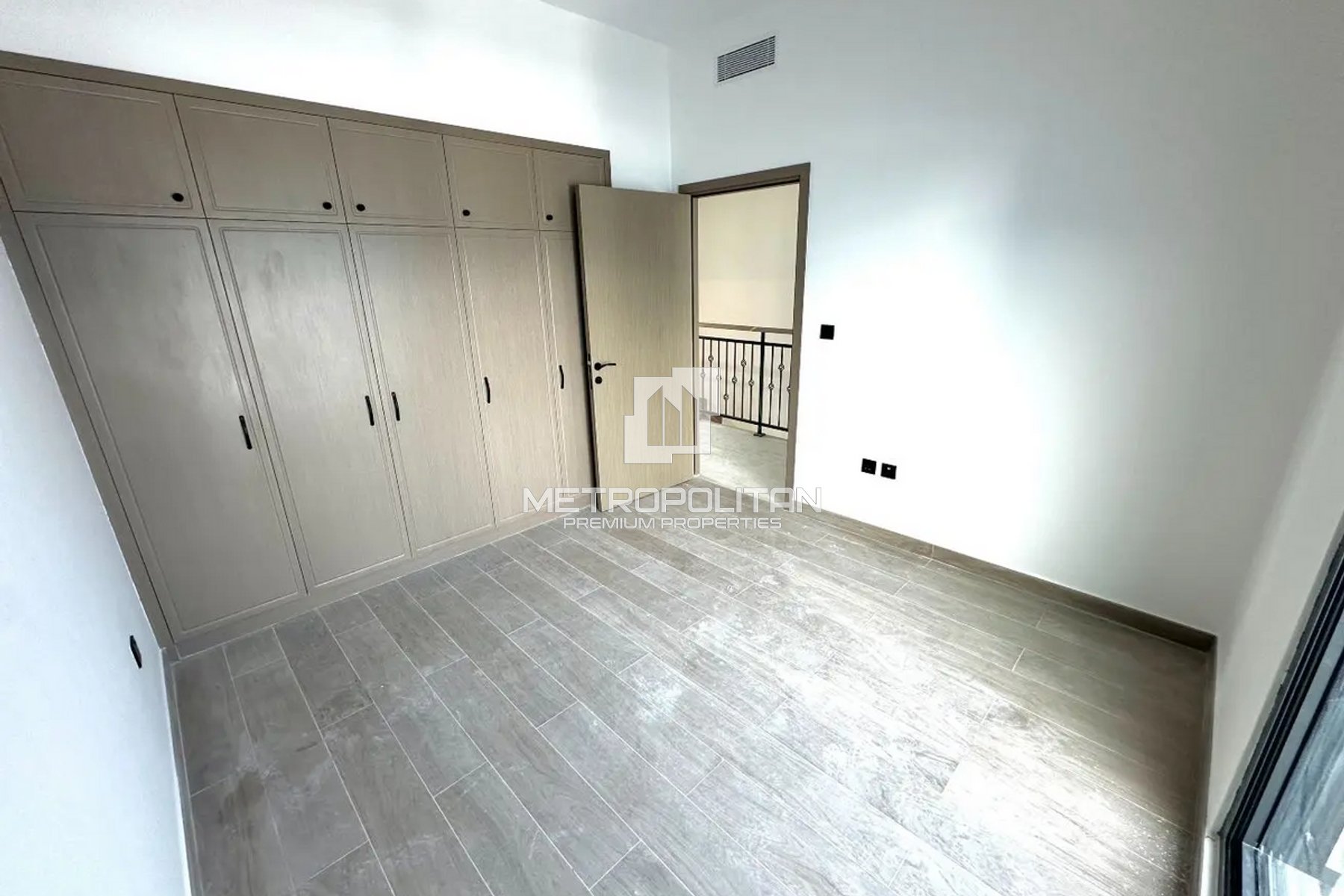 4-комнатная вилла в аренду в Damac Lagoons – MPR-8393 photo-5