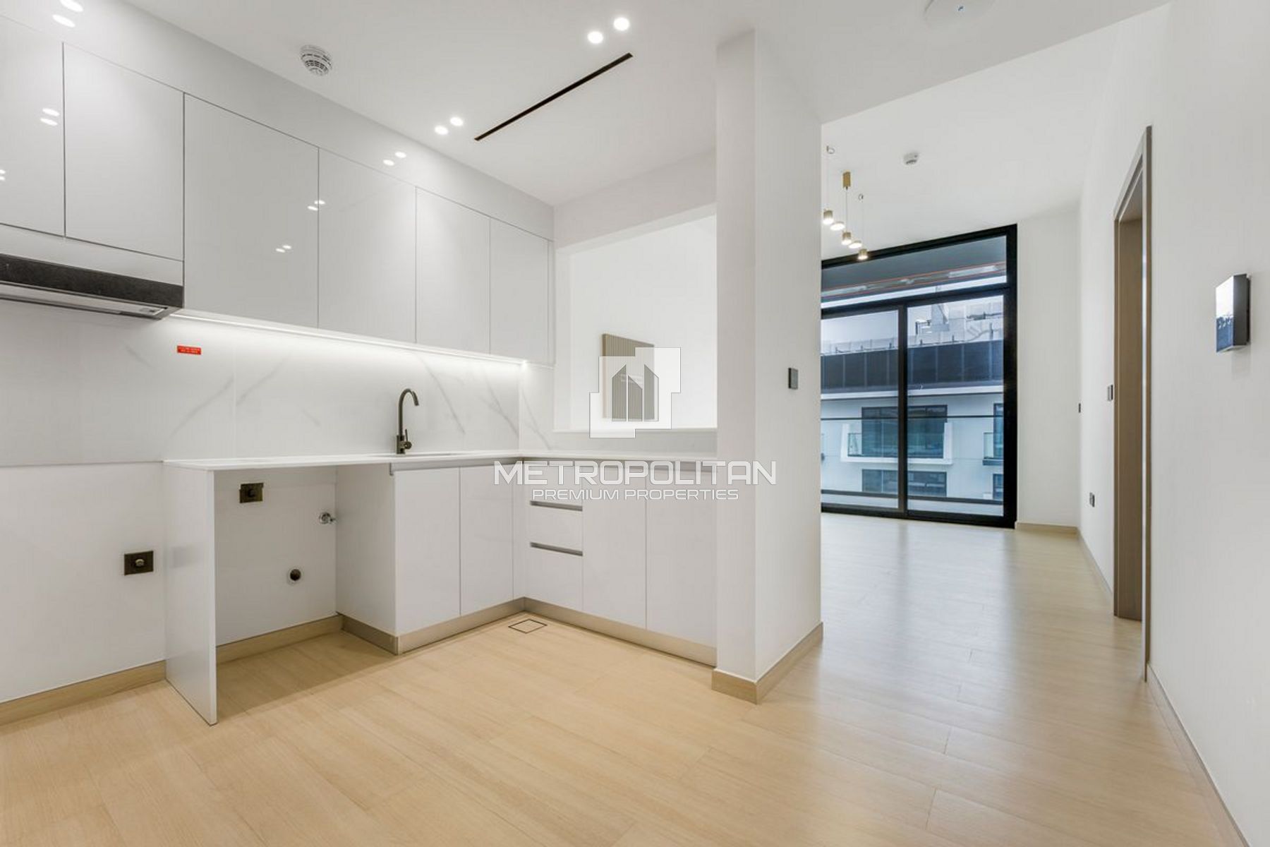 Vacant 31st January | Prime Location | Modern