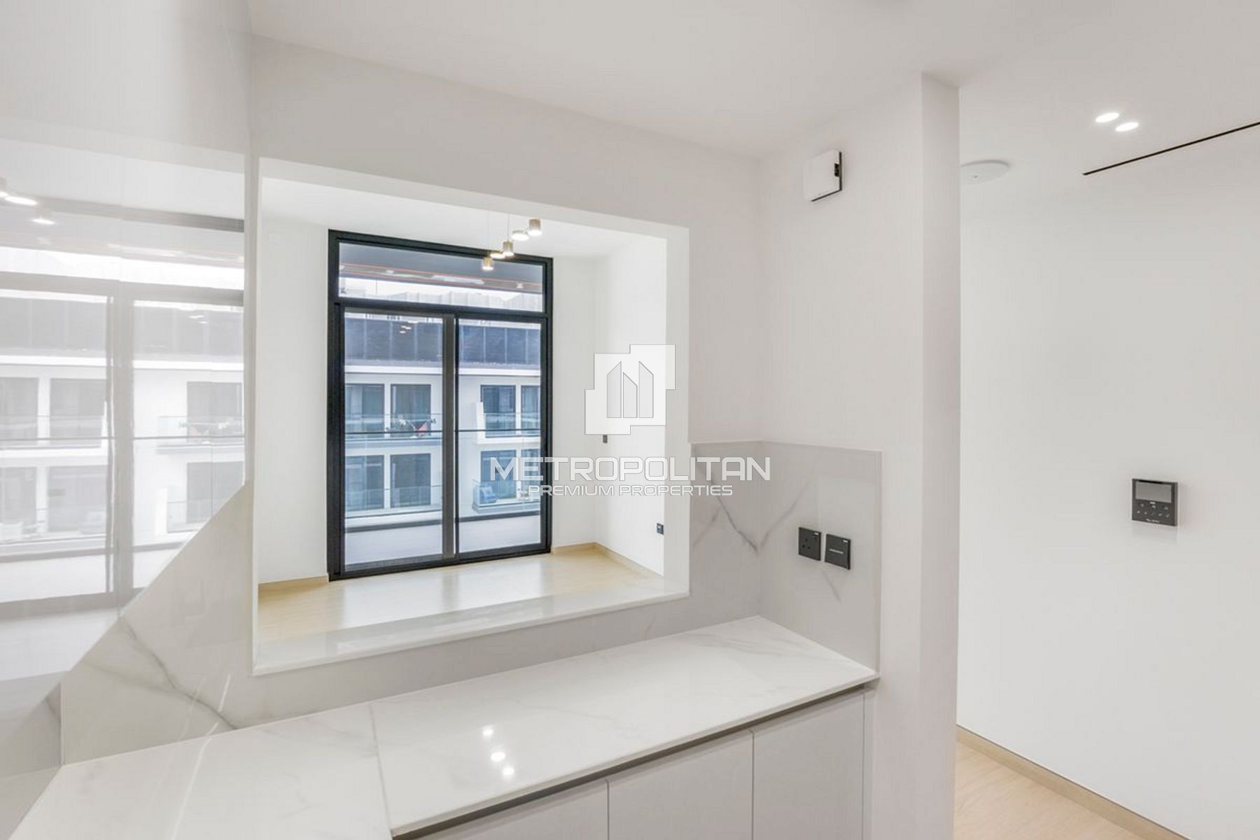 Image - Binghatti LUNA, Jumeirah Village Circle, Dubai | Project - Appartement