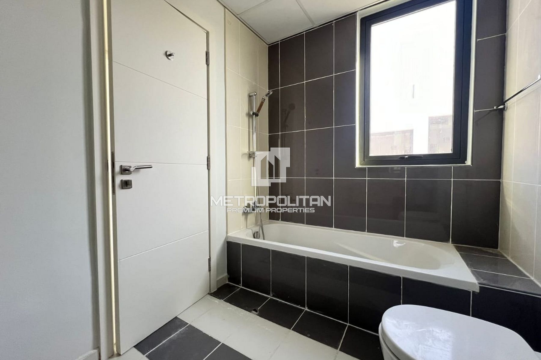 6-комнатная вилла для аренды в Damac Hills 2 – MPR-8424 photo-13