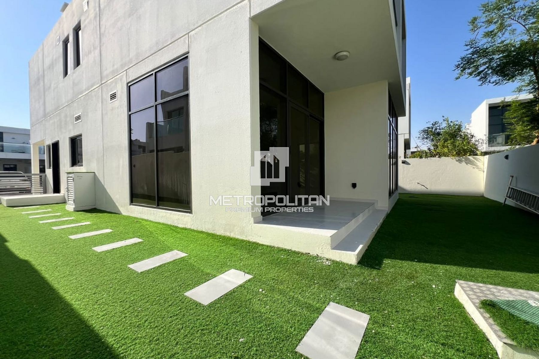 6-комнатная вилла для аренды в Damac Hills 2 – MPR-8424 photo-1