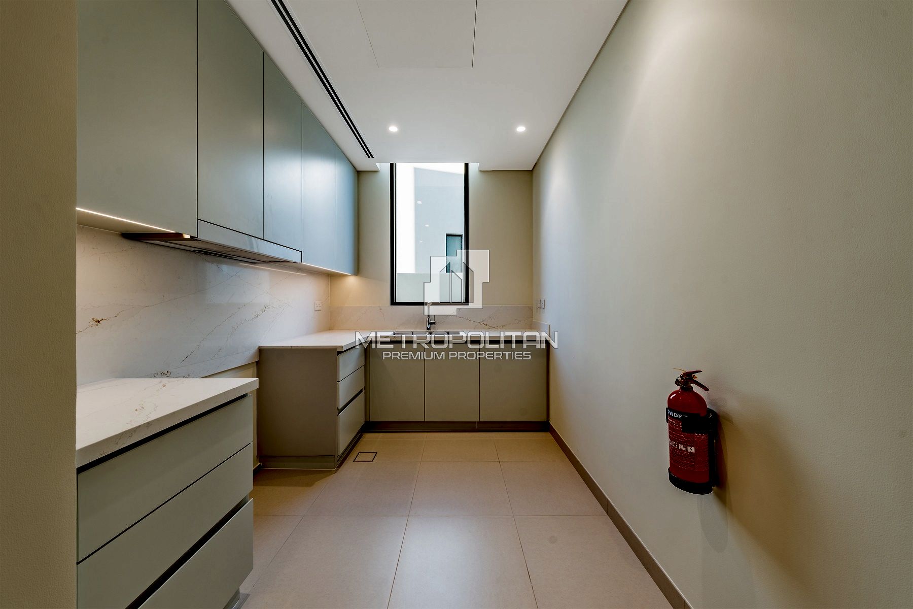 Luxurious | Prime First Row | Open Lake View