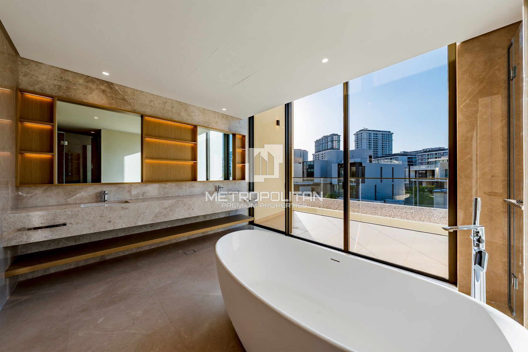 Luxurious | Prime First Row | Open Lake View