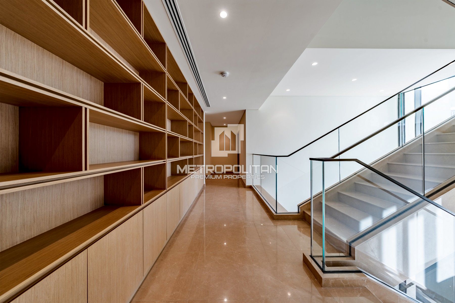 Luxurious | Prime First Row | Open Lake View
