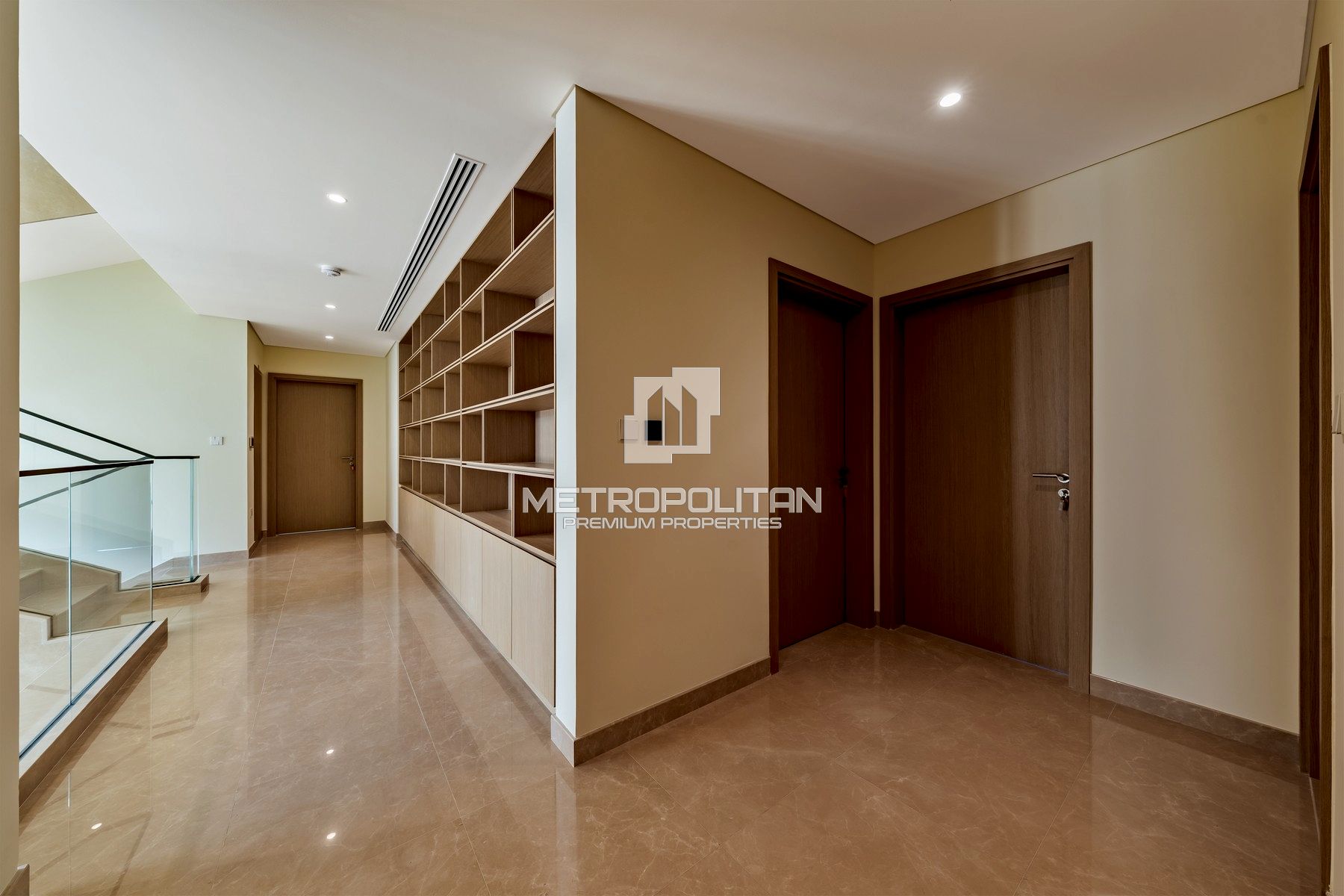 Luxurious | Prime First Row | Open Lake View
