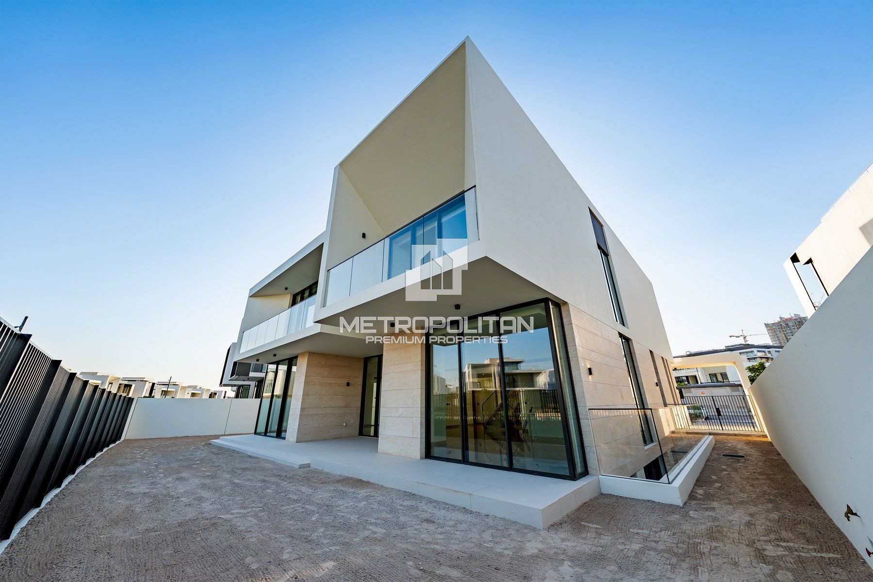 Luxurious | Prime First Row | Open Lake View