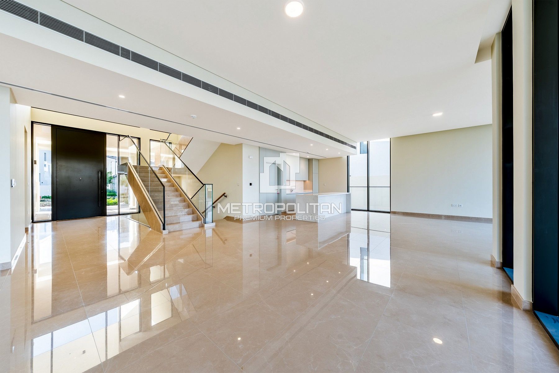 Luxurious | Prime First Row | Open Lake View
