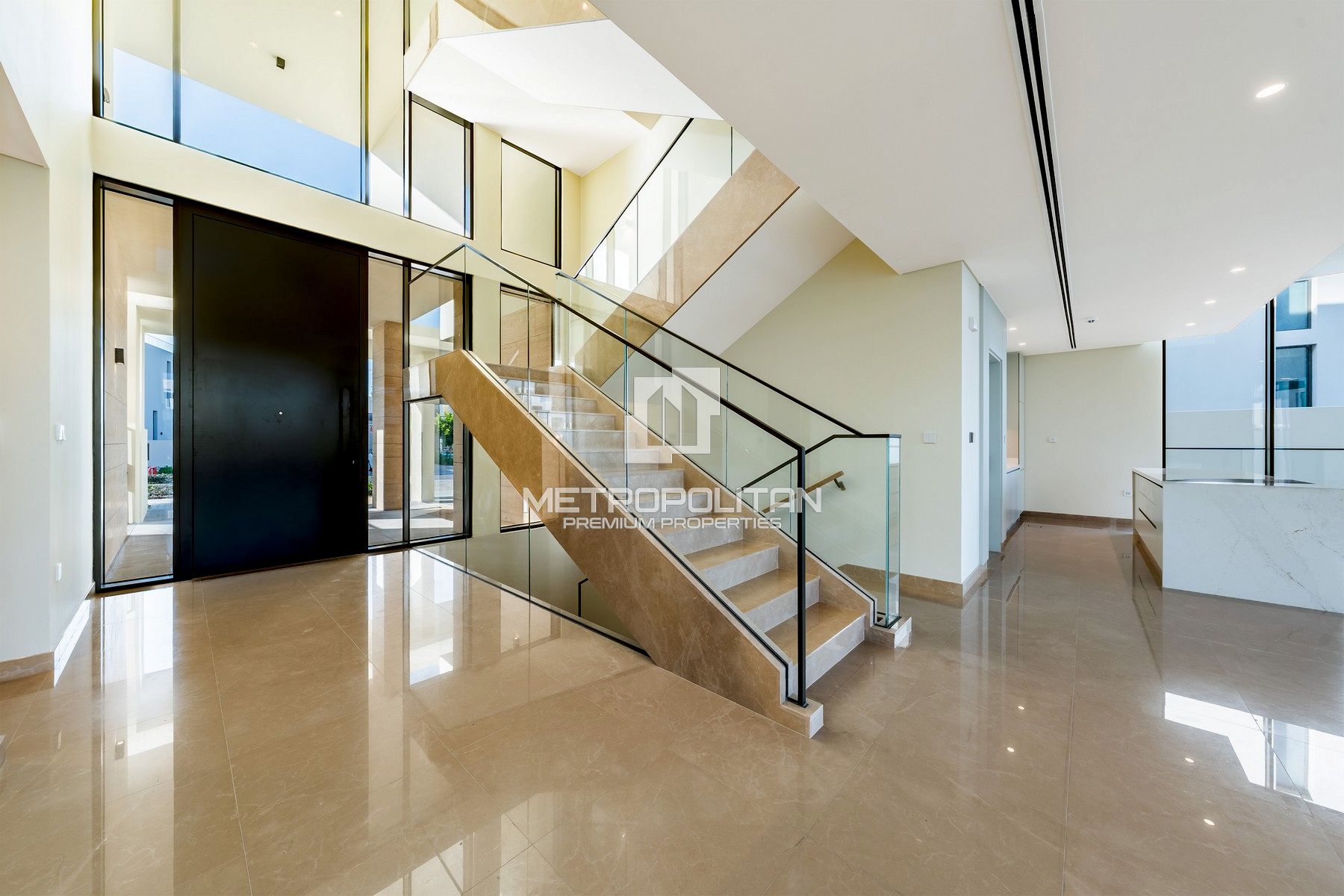 Luxurious | Prime First Row | Open Lake View