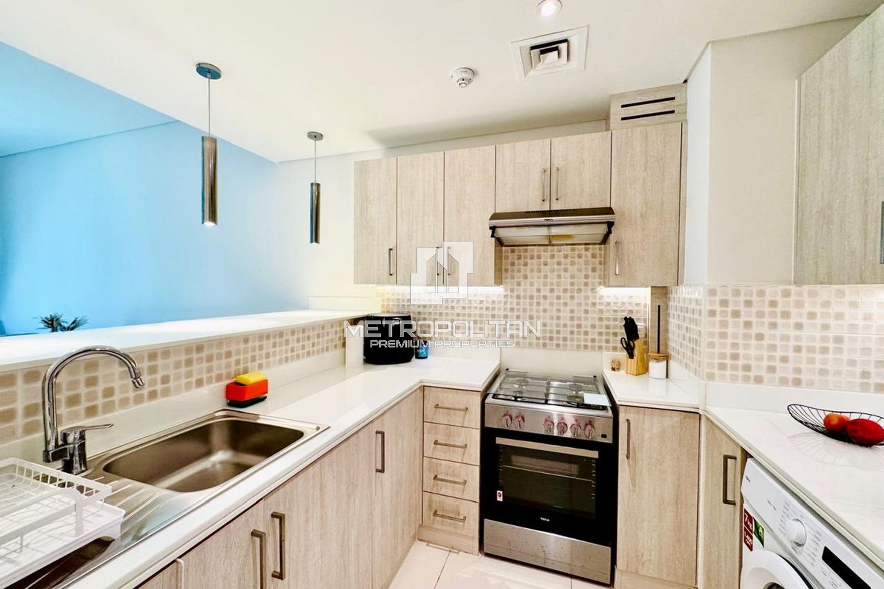 Premium Location | Bright | Furnished photo-4