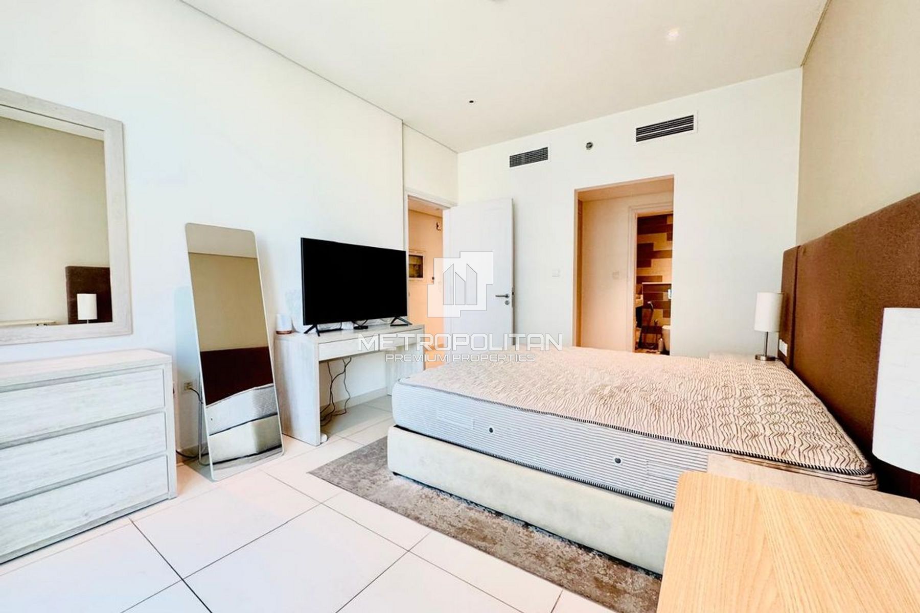 Premium Location | Bright | Furnished photo-16