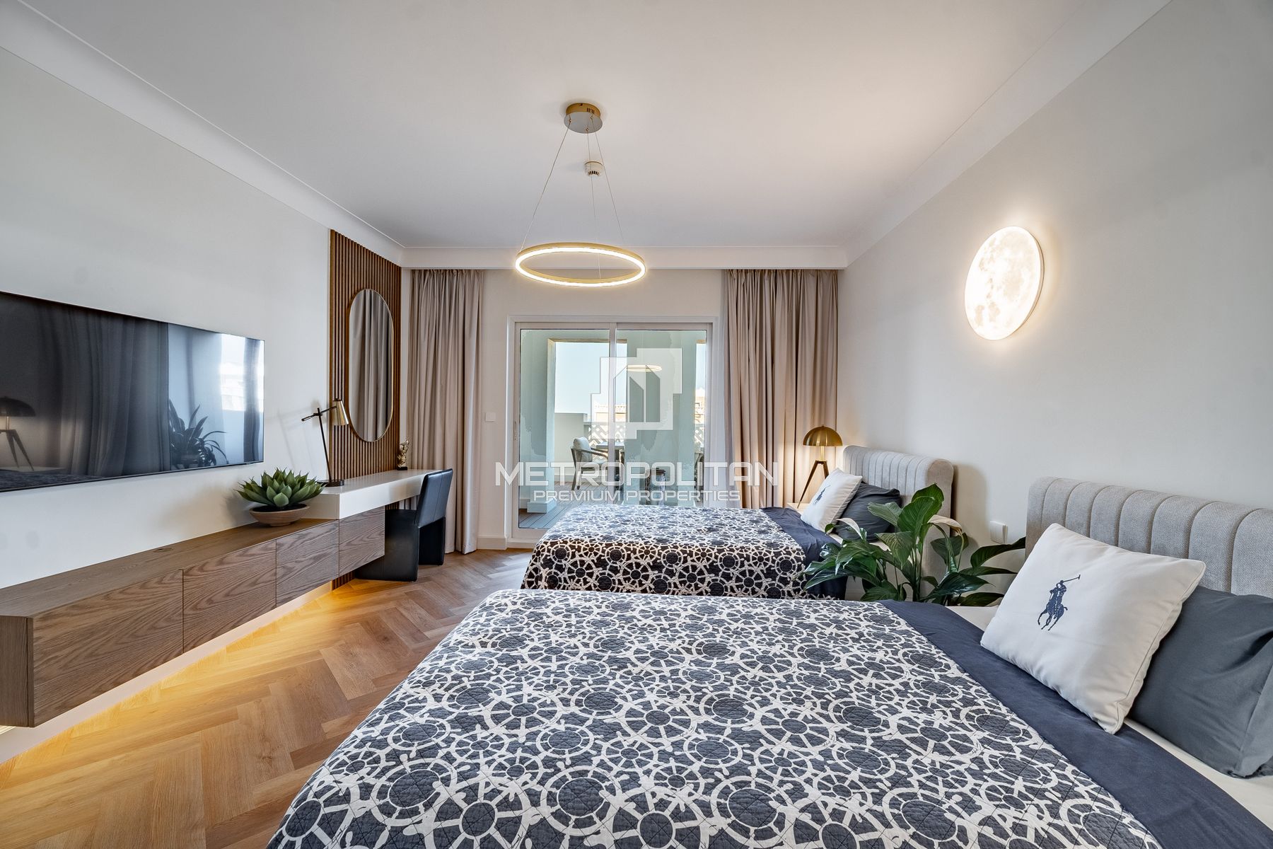 Fully Renovated | Furnished | Spacious | Vacant photo-4