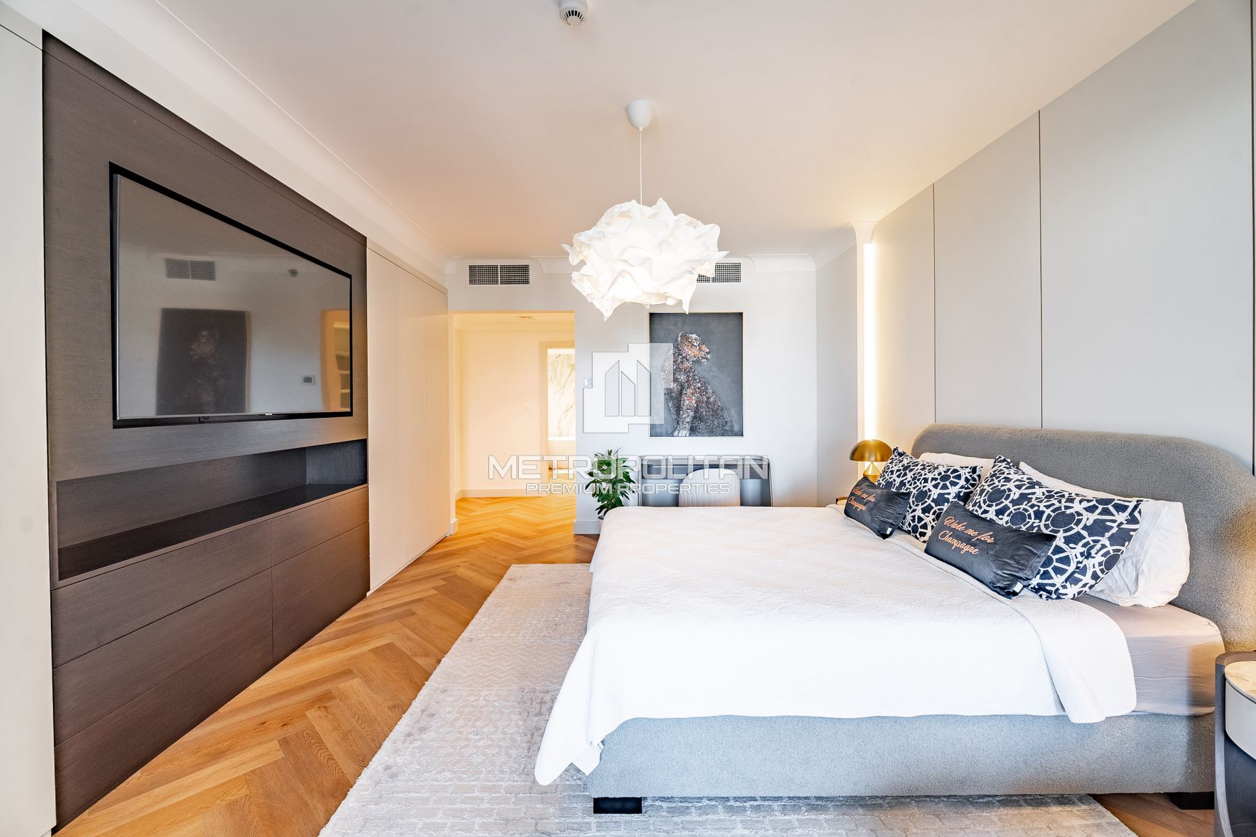 Fully Renovated | Furnished | Spacious | Vacant photo-18