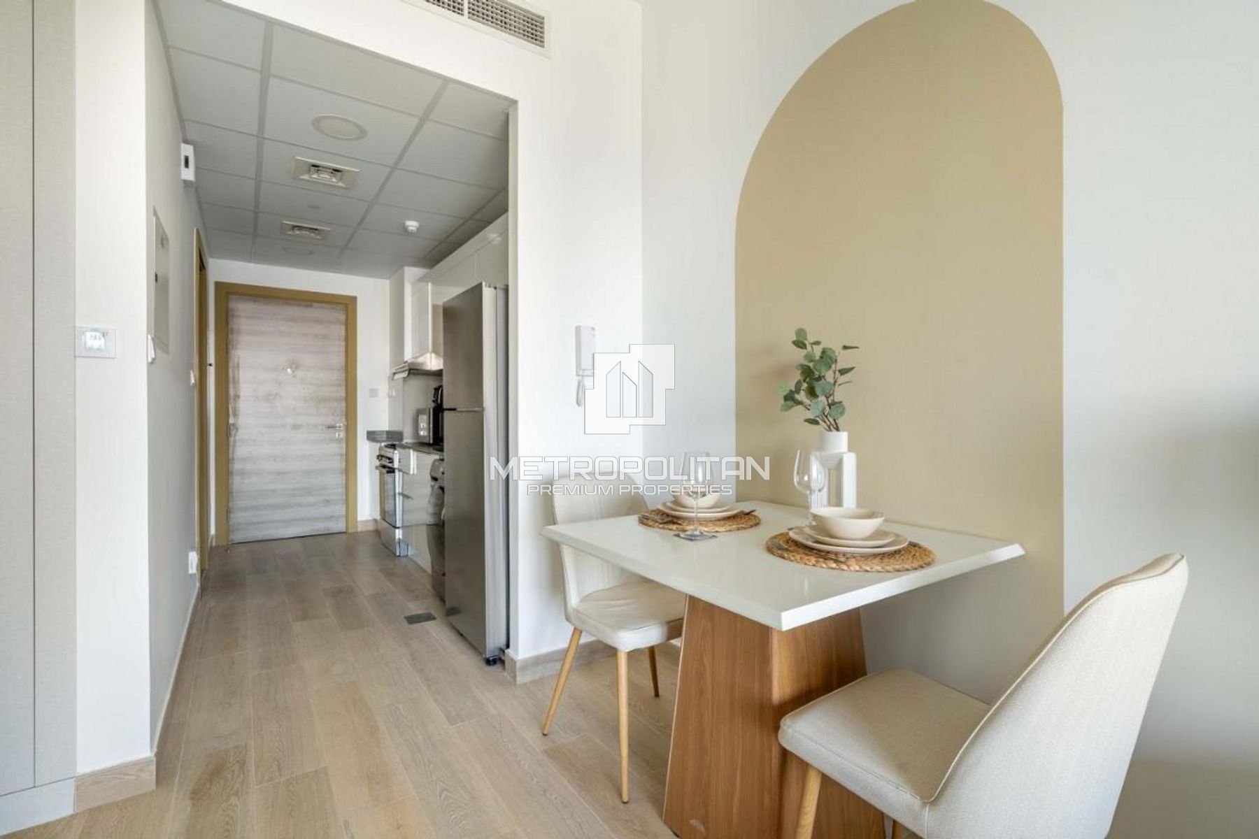 Fully Furnished | Prime Location | Vacant photo-5