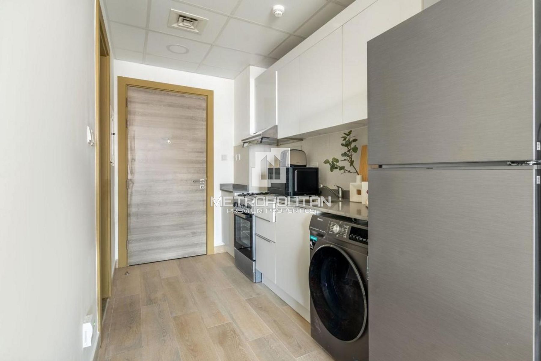 Fully Furnished | Prime Location | Vacant photo-6