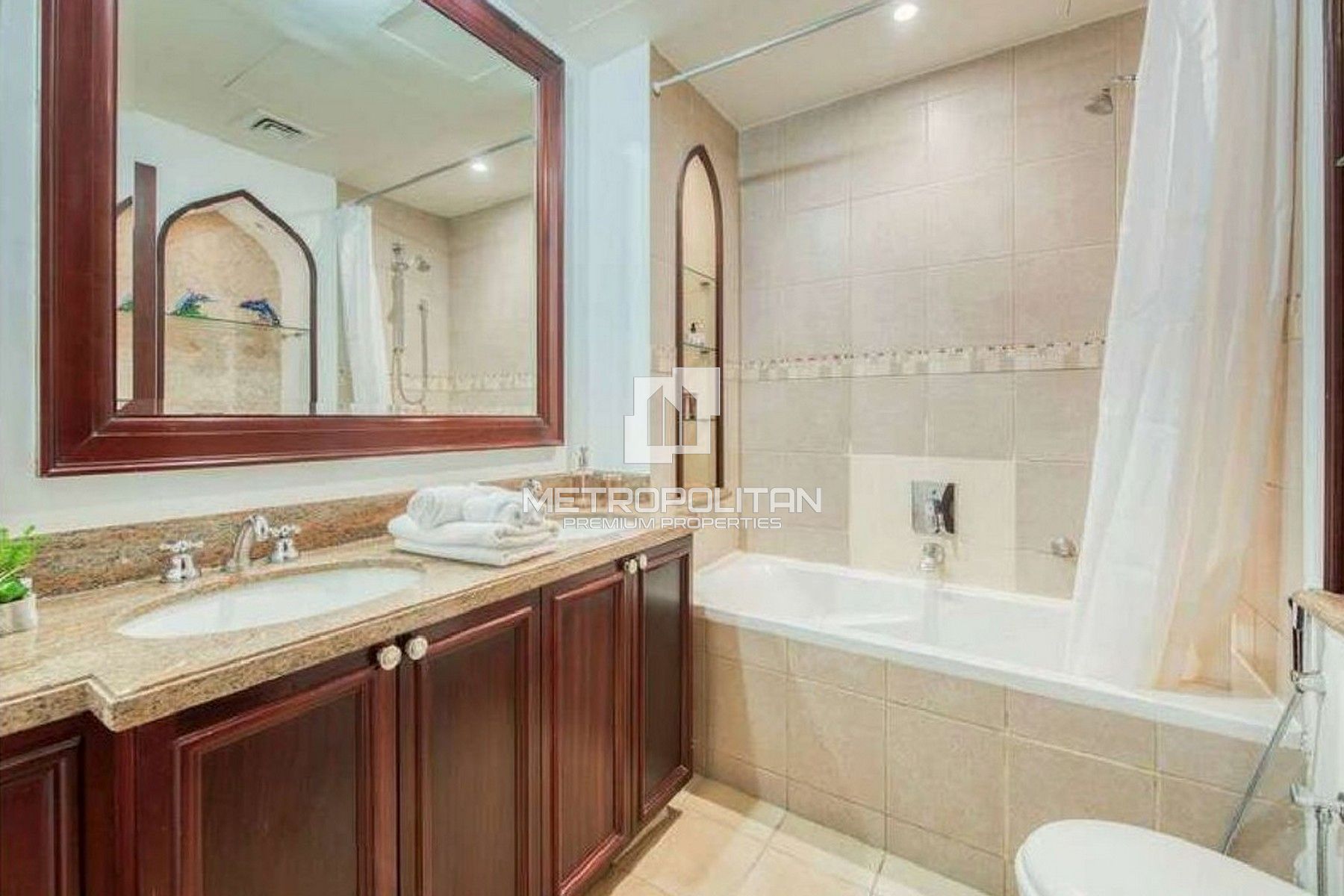 Vacant Now | Ground Floor | Spacious Garden photo-18