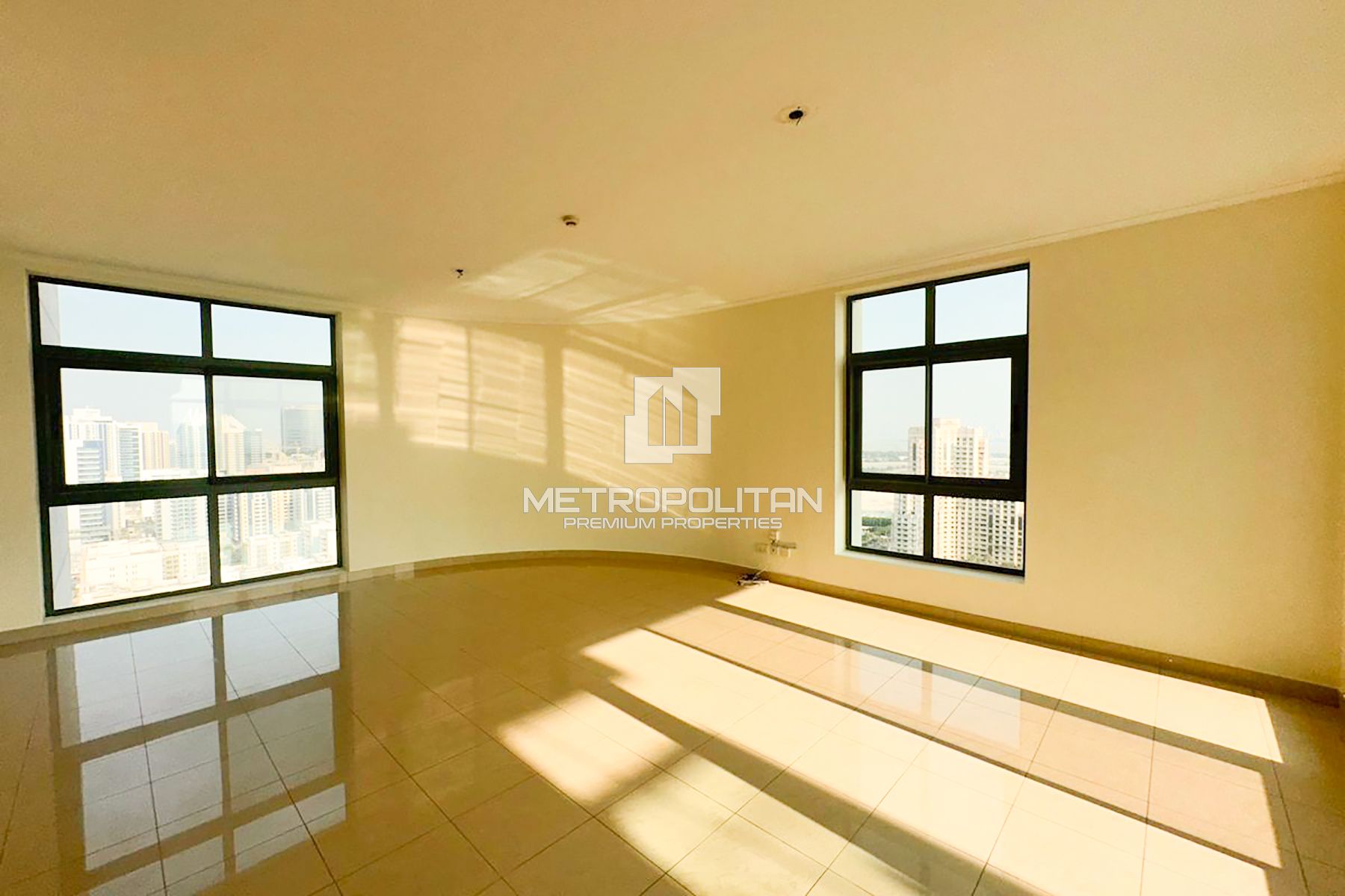 Spacious | High Floor | Golf Views | Vacant photo-1