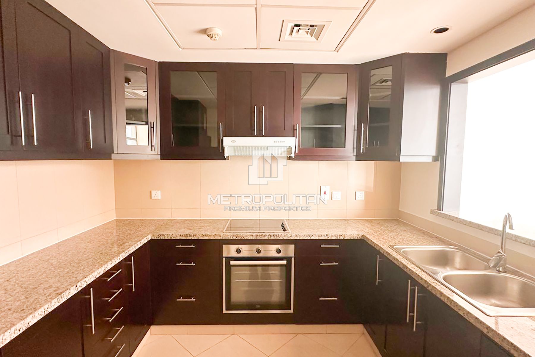 Spacious | High Floor | Golf Views | Vacant photo-13