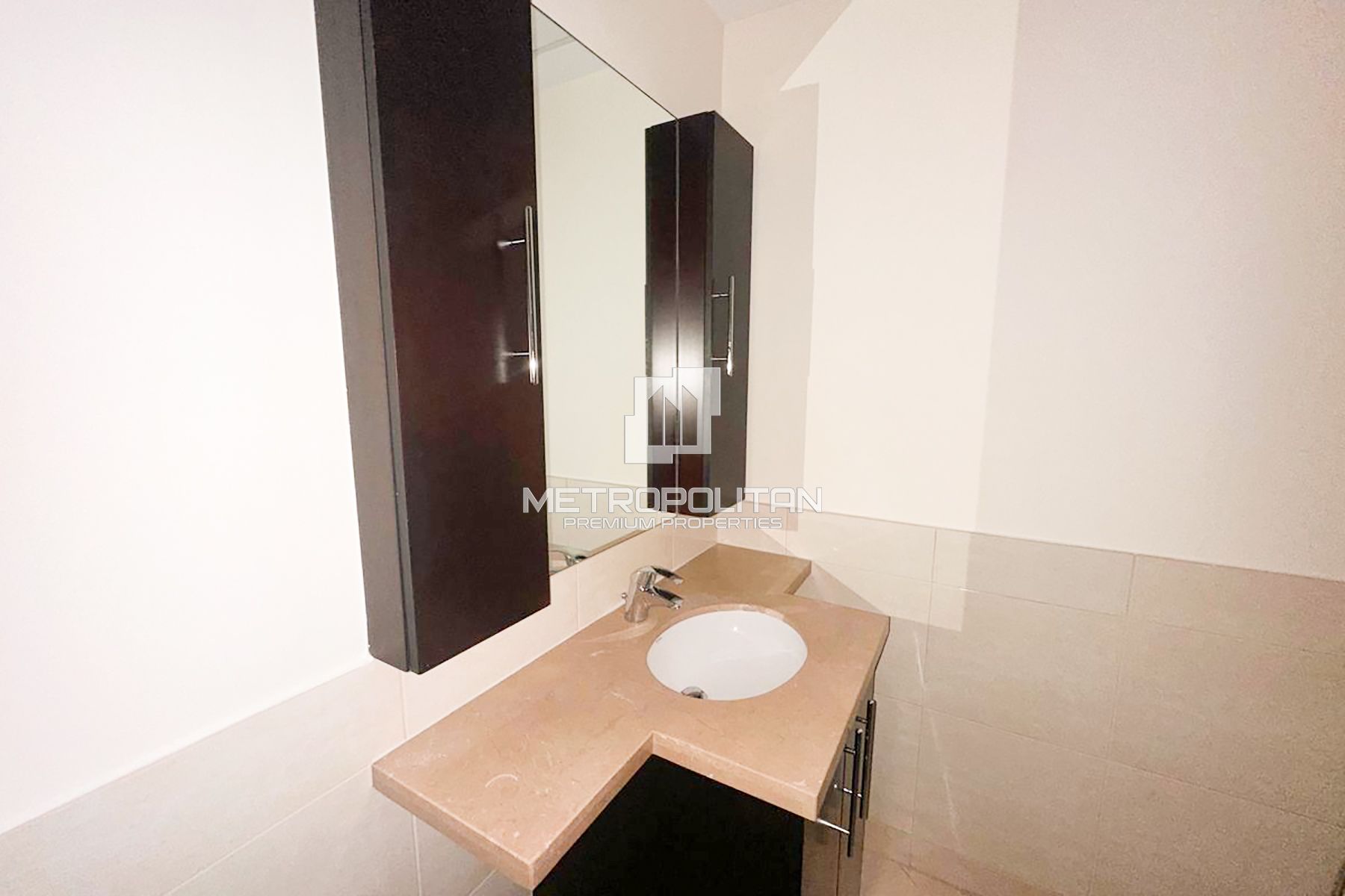 Spacious | High Floor | Golf Views | Vacant photo-14