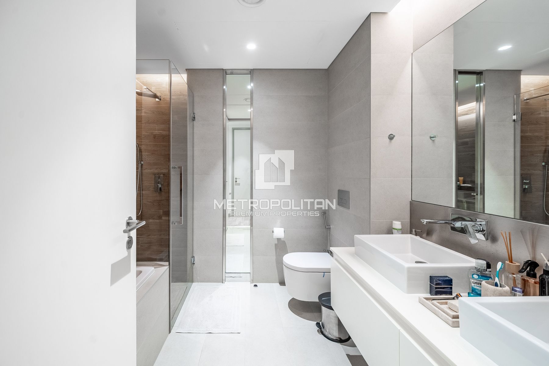 Upgraded | Furnished | Garden View | Island Living photo-5