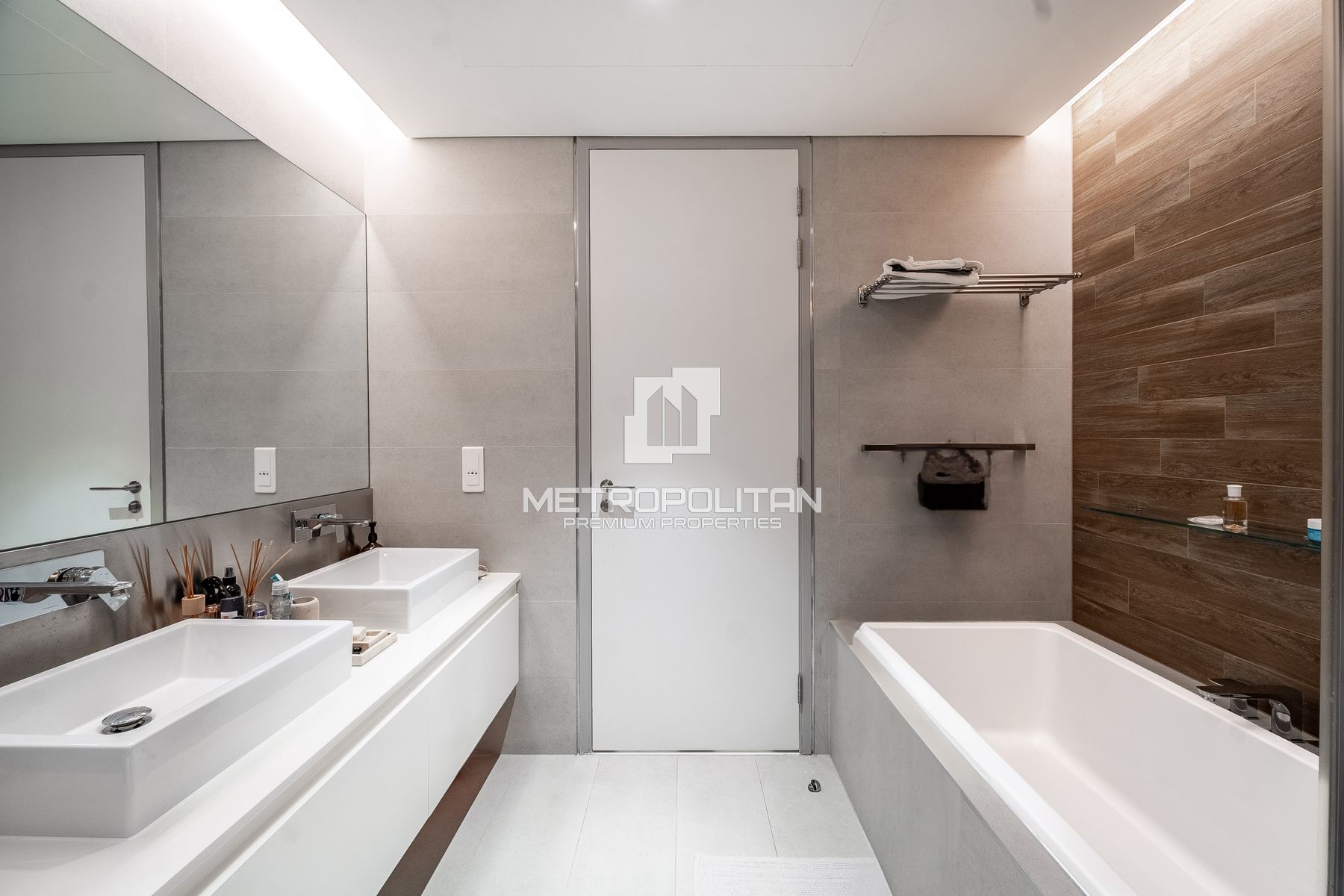 Upgraded | Furnished | Garden View | Island Living photo-7