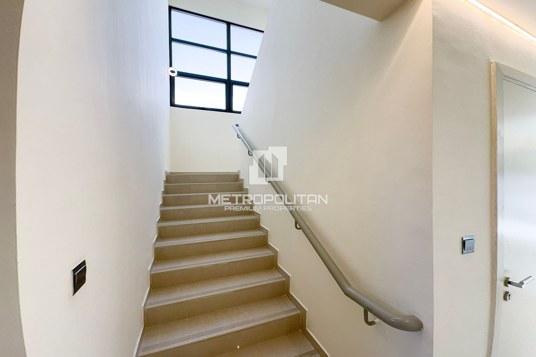 6-комнатная вилла в аренду в Damac Hills 2 – MPR-8524 photo-4