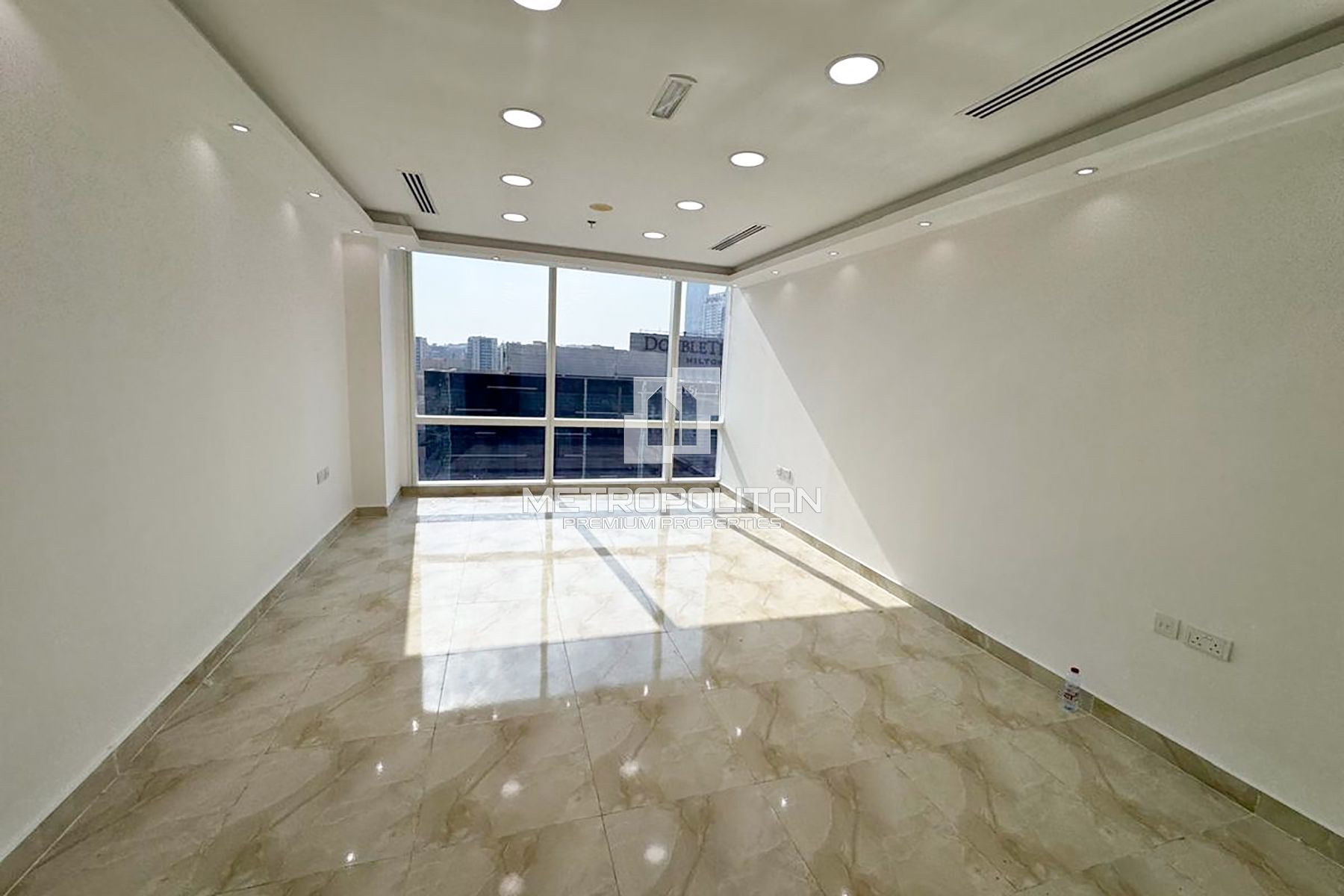 Image - Tamani Art Tower, Business Bay, Dubai | Project - Büro