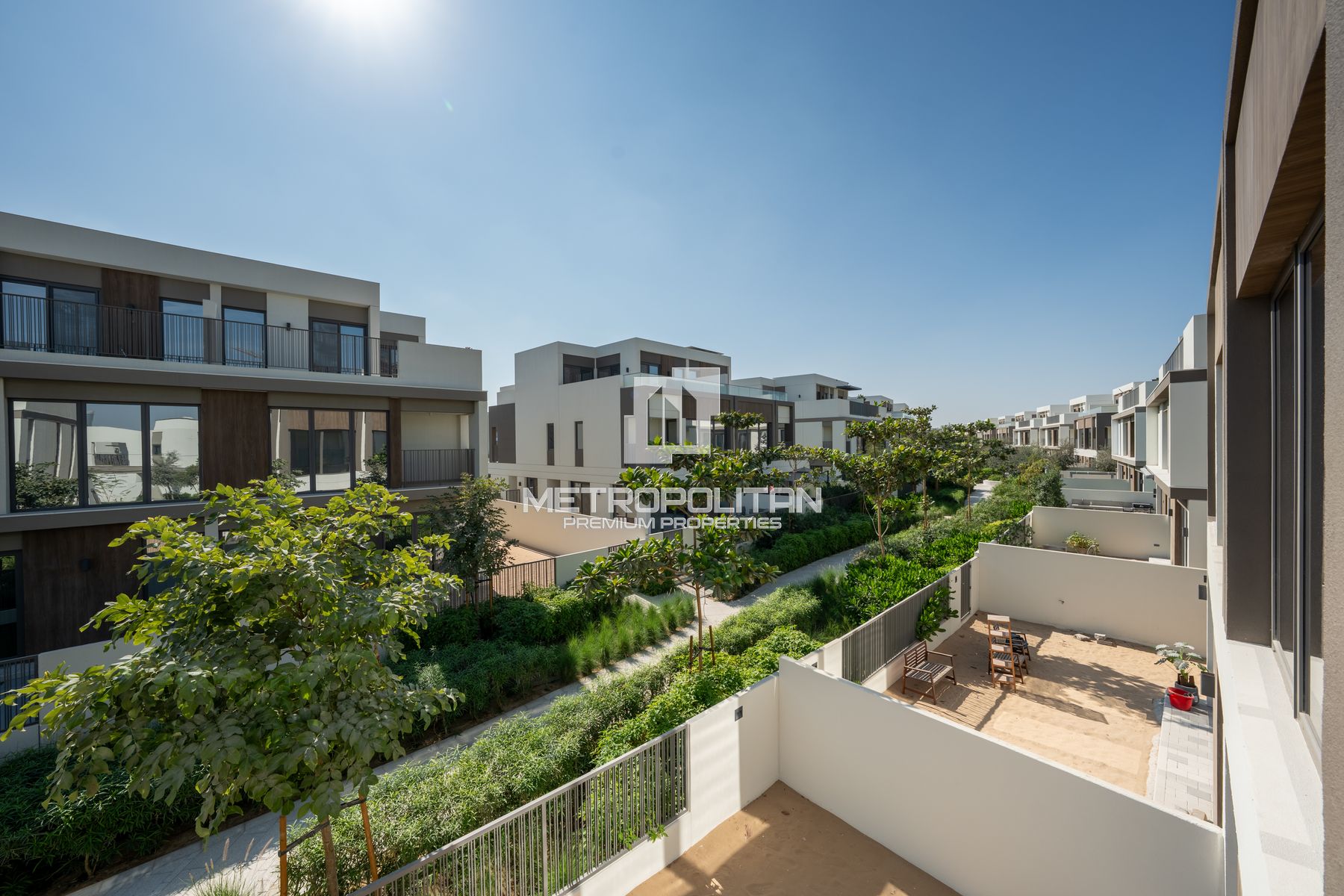 Three-Level Twin Villa| Closed Kitchen | Ready Now photo-3