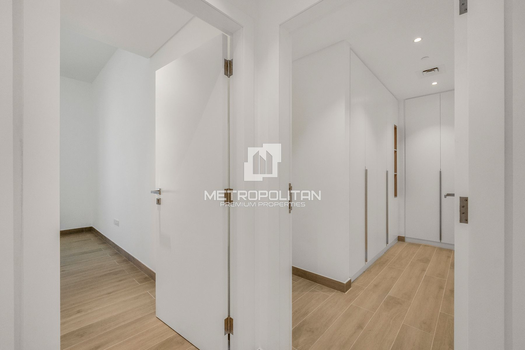 Elegant | Unfurnished | Breathtaking Sea View photo-9