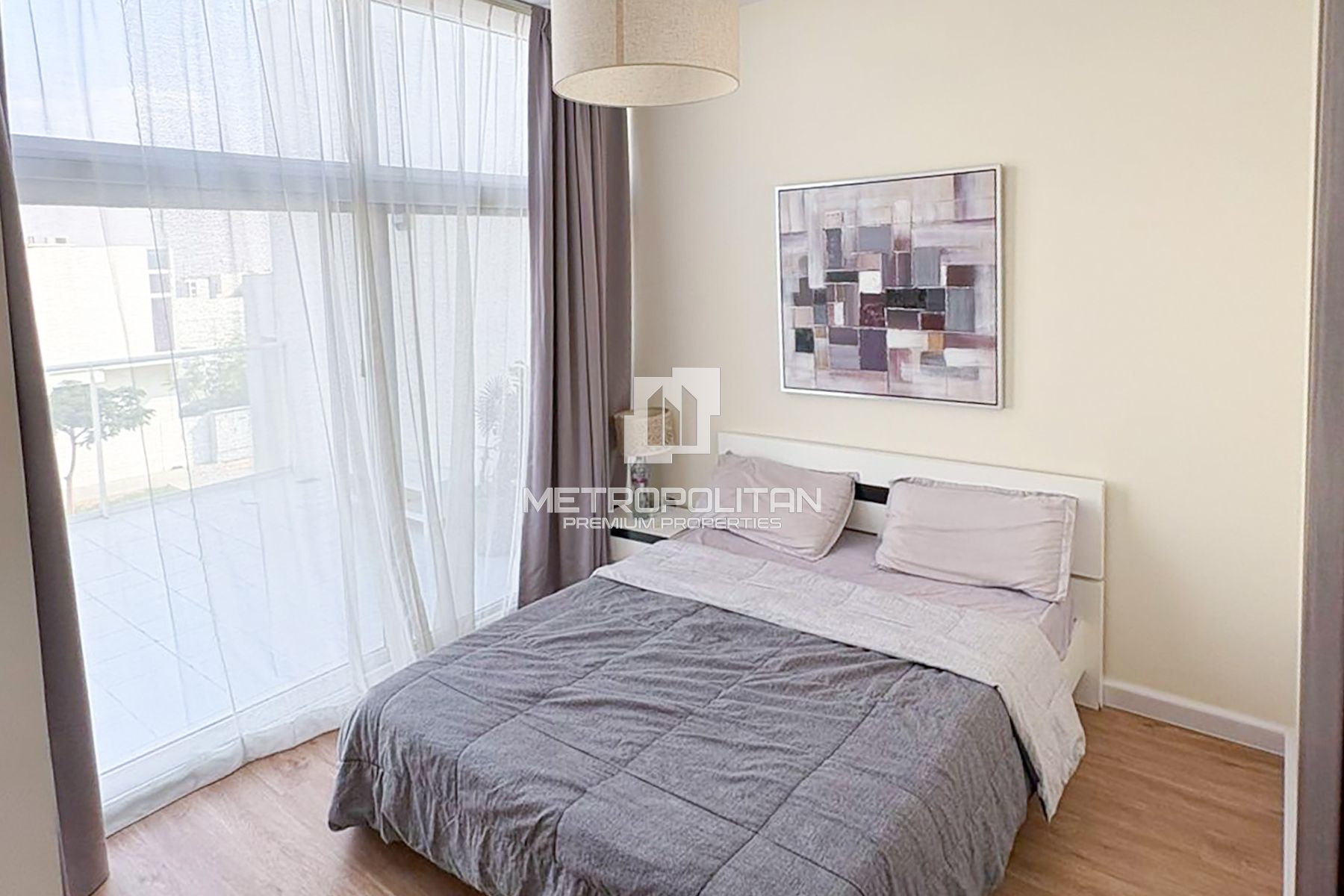 Single Row | Fully Furnished | Upgraded Clean