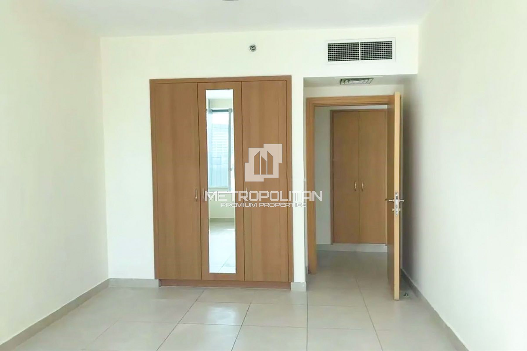 شقة بغرفة نوم واحدة للإيجار في أبراج بحيرات جميرا – MPR-8627 photo-1