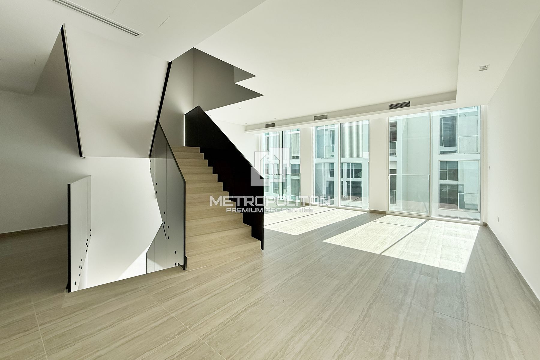 تاون هاوس 4 غرف نوم للإيجار في البراري – MPR-8629