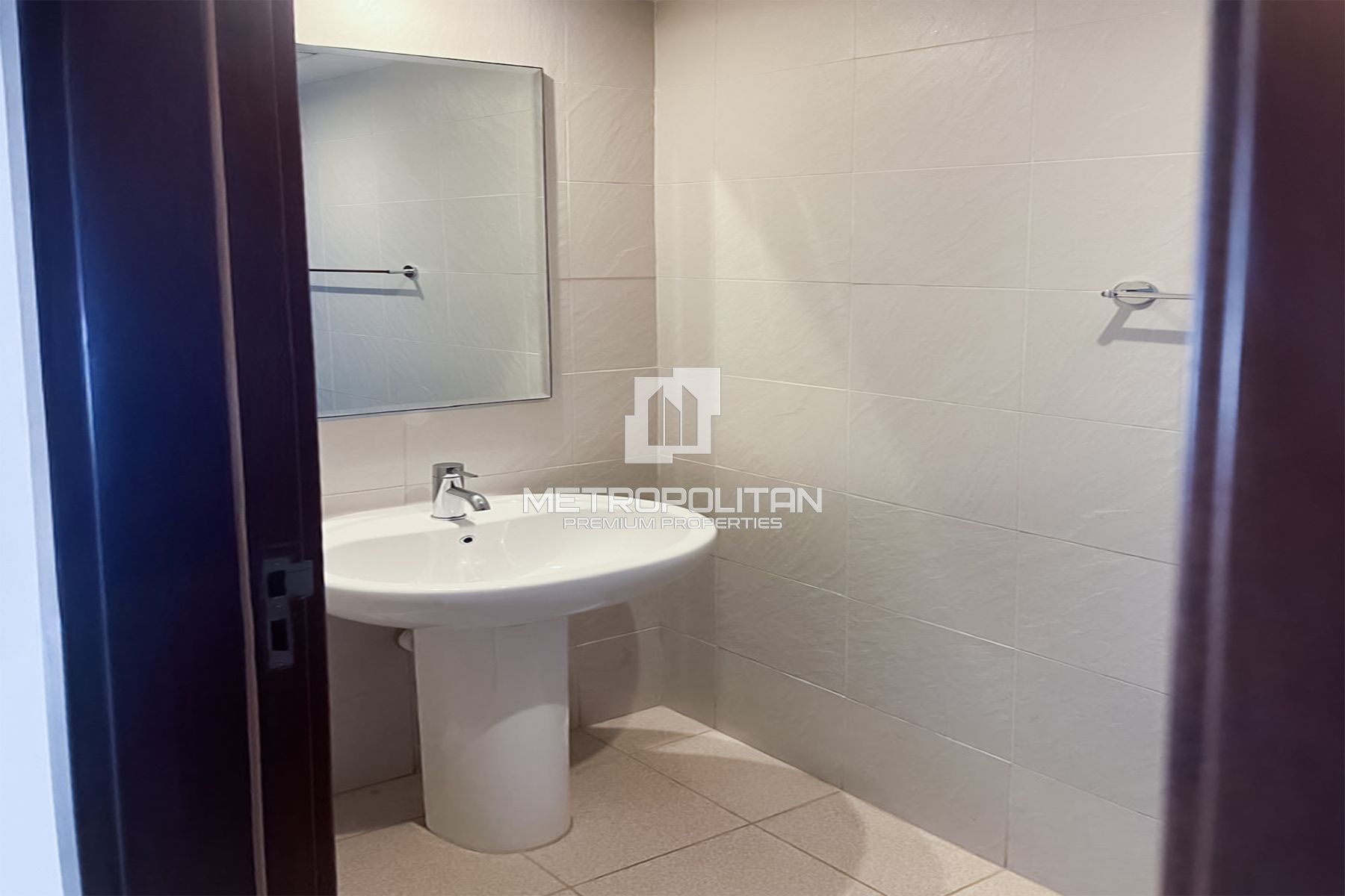 Prime Location | Near Dubai Mall | Spacious Layout photo-1