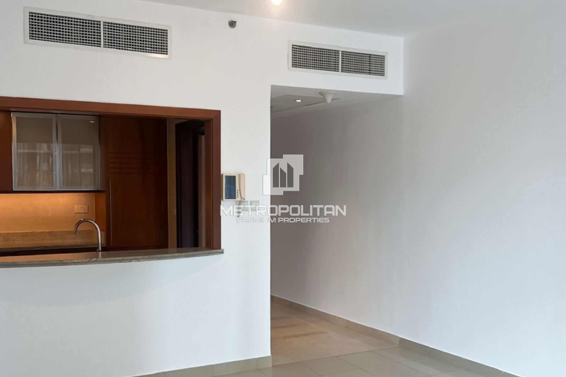 Prime Location | Near Dubai Mall | Spacious Layout photo-4