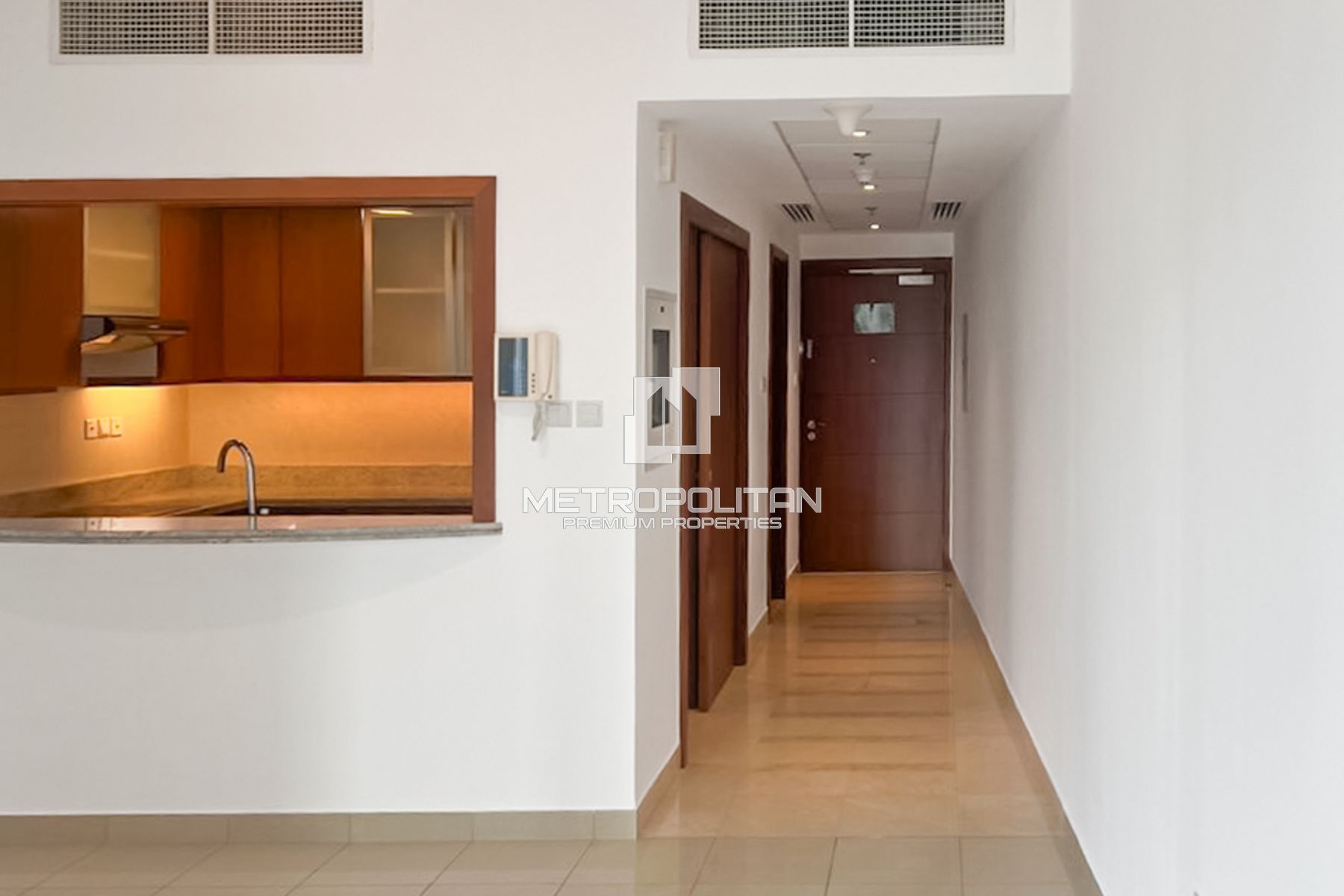 Prime Location | Near Dubai Mall | Spacious Layout photo-5