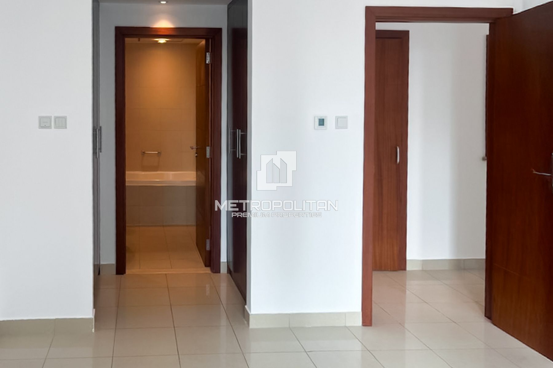 Prime Location | Near Dubai Mall | Spacious Layout photo-6