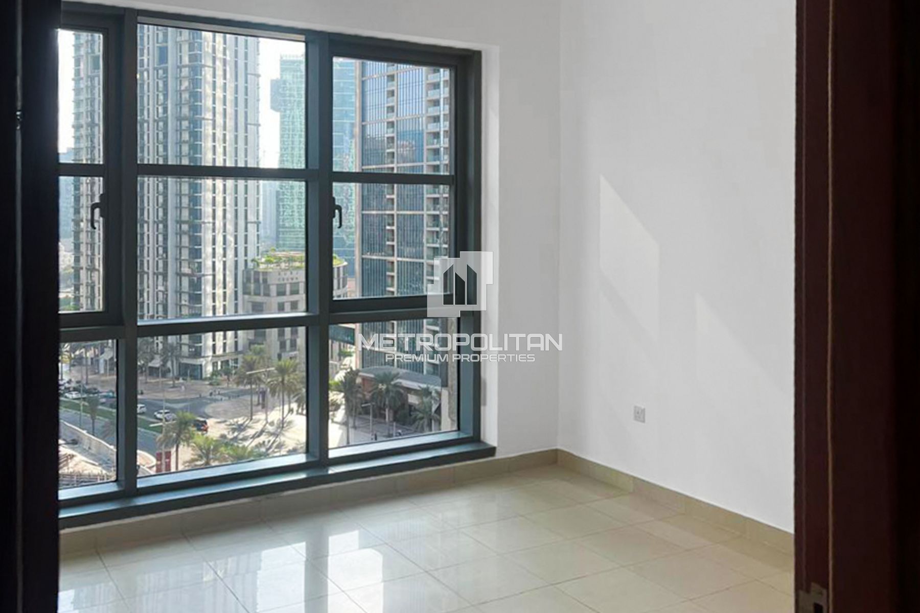 Prime Location | Near Dubai Mall | Spacious Layout photo-7