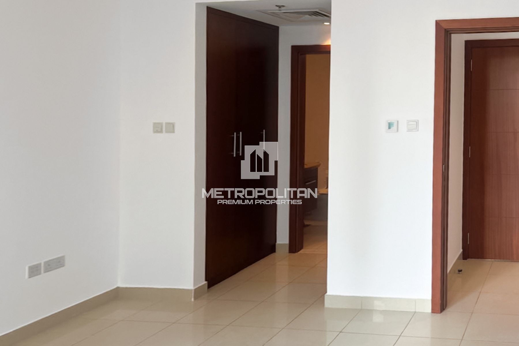 Prime Location | Near Dubai Mall | Spacious Layout photo-8